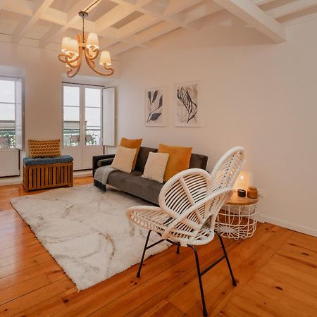 Stylish Getaway In A Mezzanine Flat By The Castle Apartamento Lisboa Exterior foto