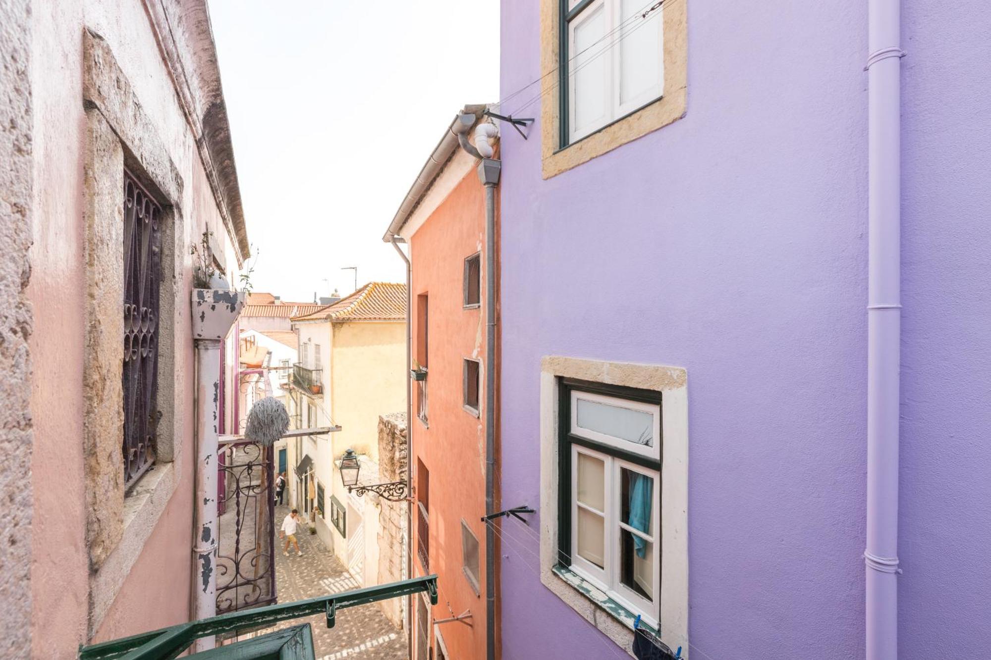 Stylish Getaway In A Mezzanine Flat By The Castle Apartamento Lisboa Exterior foto