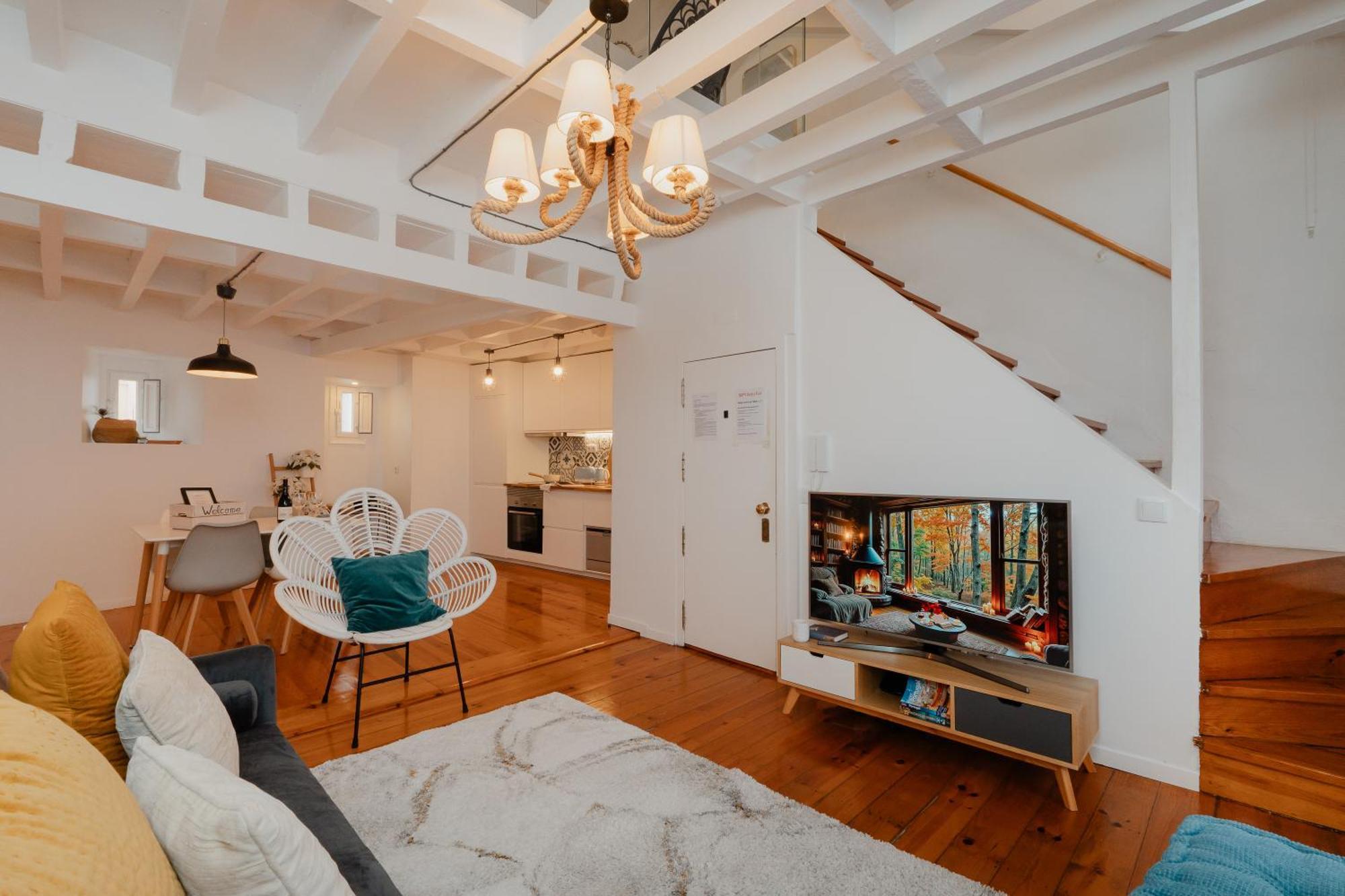 Stylish Getaway In A Mezzanine Flat By The Castle Apartamento Lisboa Exterior foto