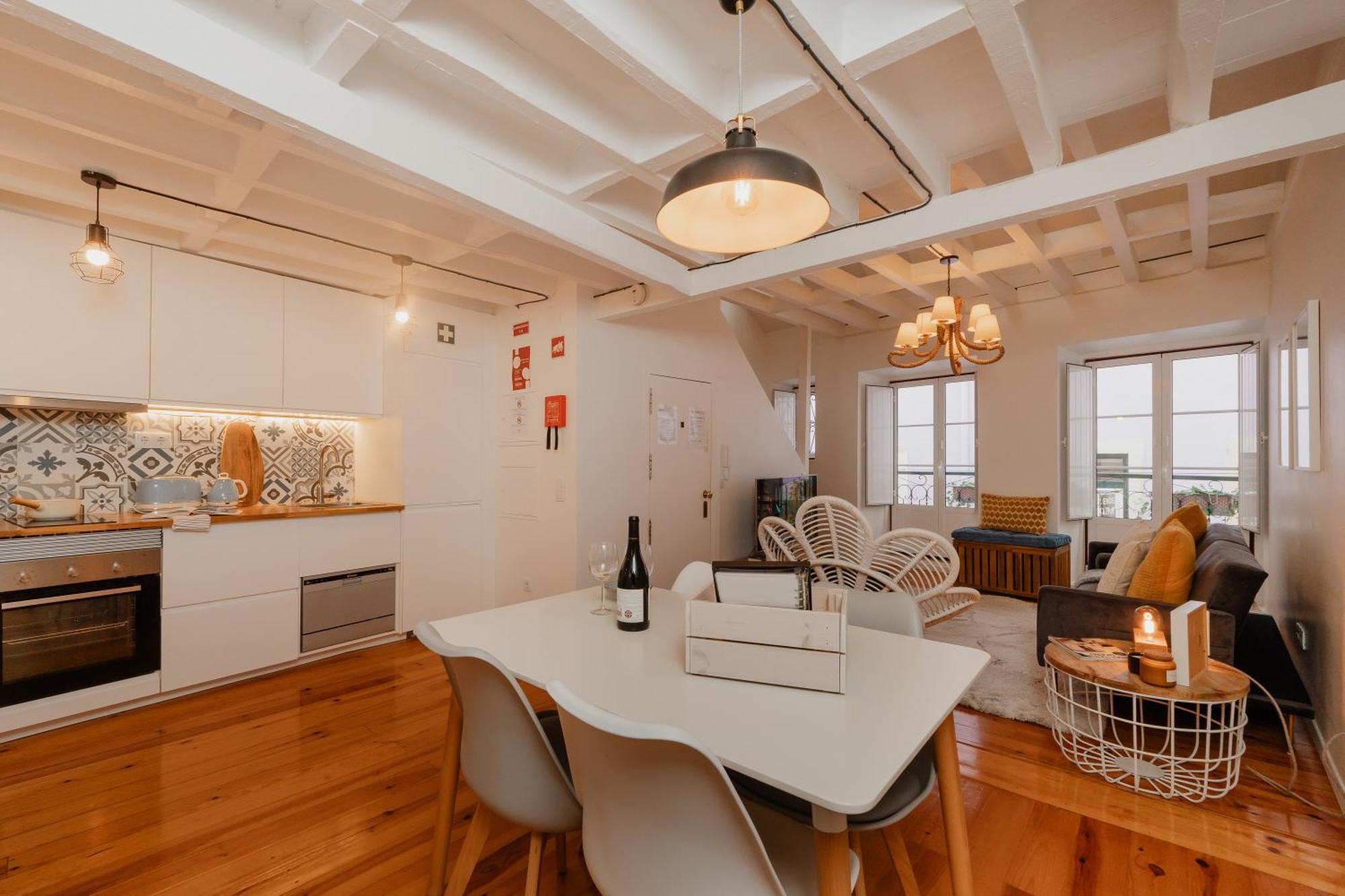 Stylish Getaway In A Mezzanine Flat By The Castle Apartamento Lisboa Exterior foto