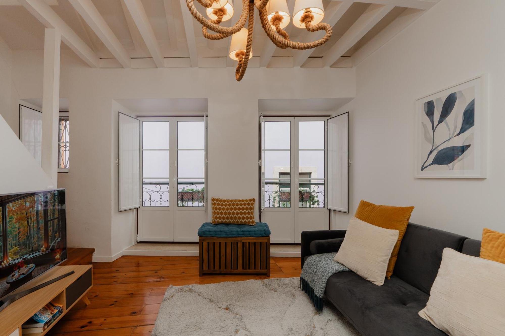 Stylish Getaway In A Mezzanine Flat By The Castle Apartamento Lisboa Exterior foto