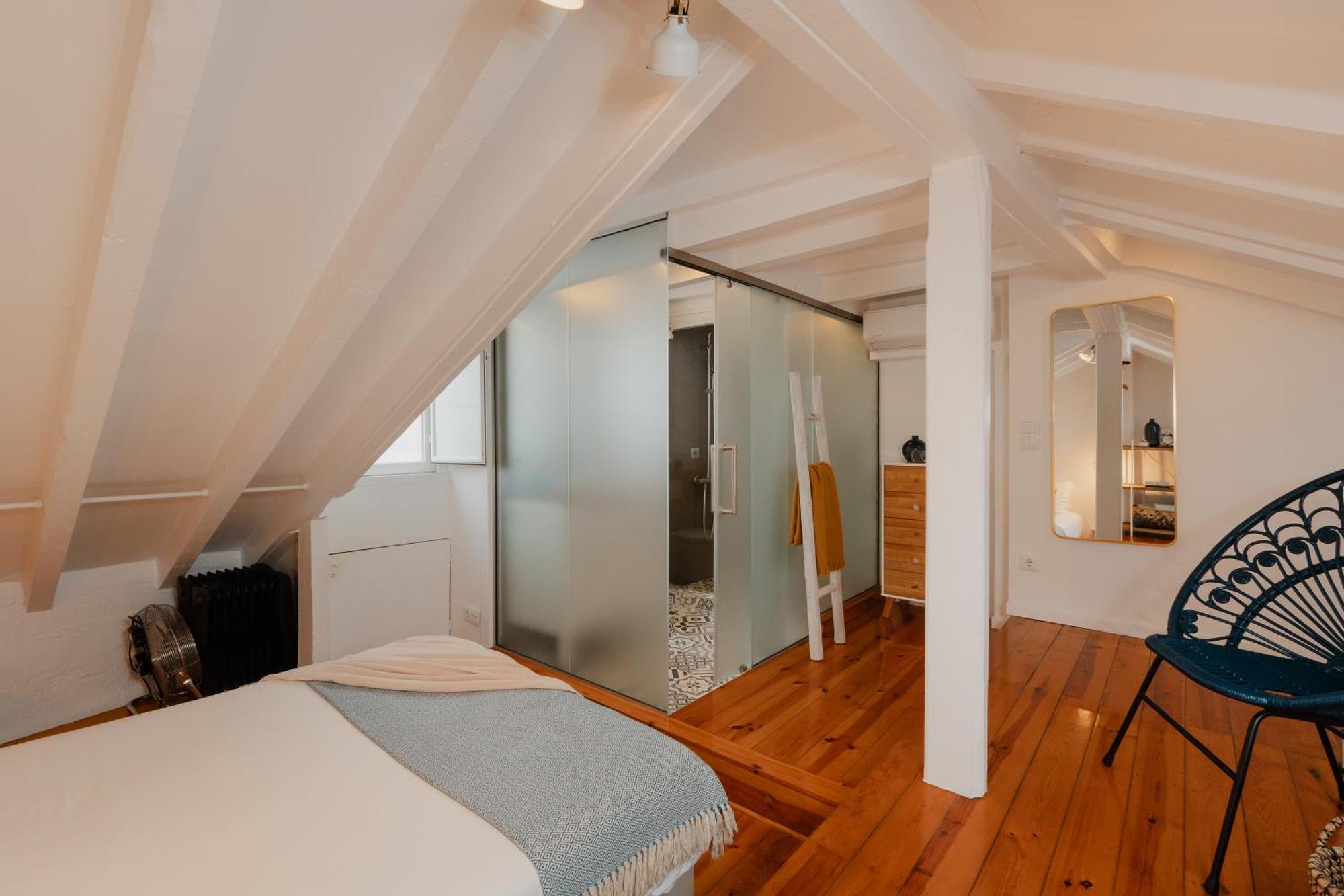 Stylish Getaway In A Mezzanine Flat By The Castle Apartamento Lisboa Exterior foto