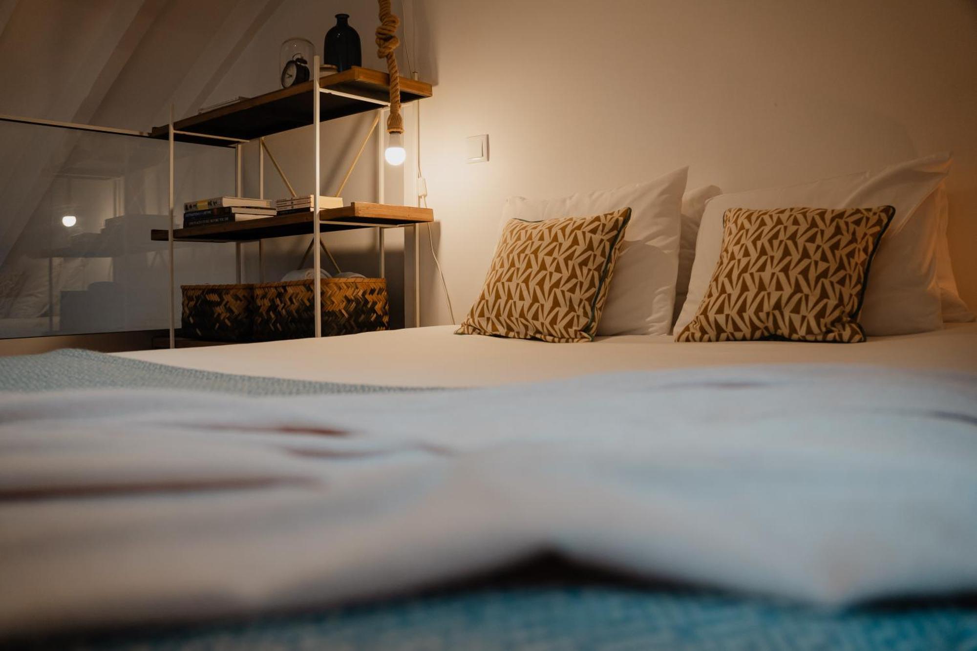 Stylish Getaway In A Mezzanine Flat By The Castle Apartamento Lisboa Exterior foto