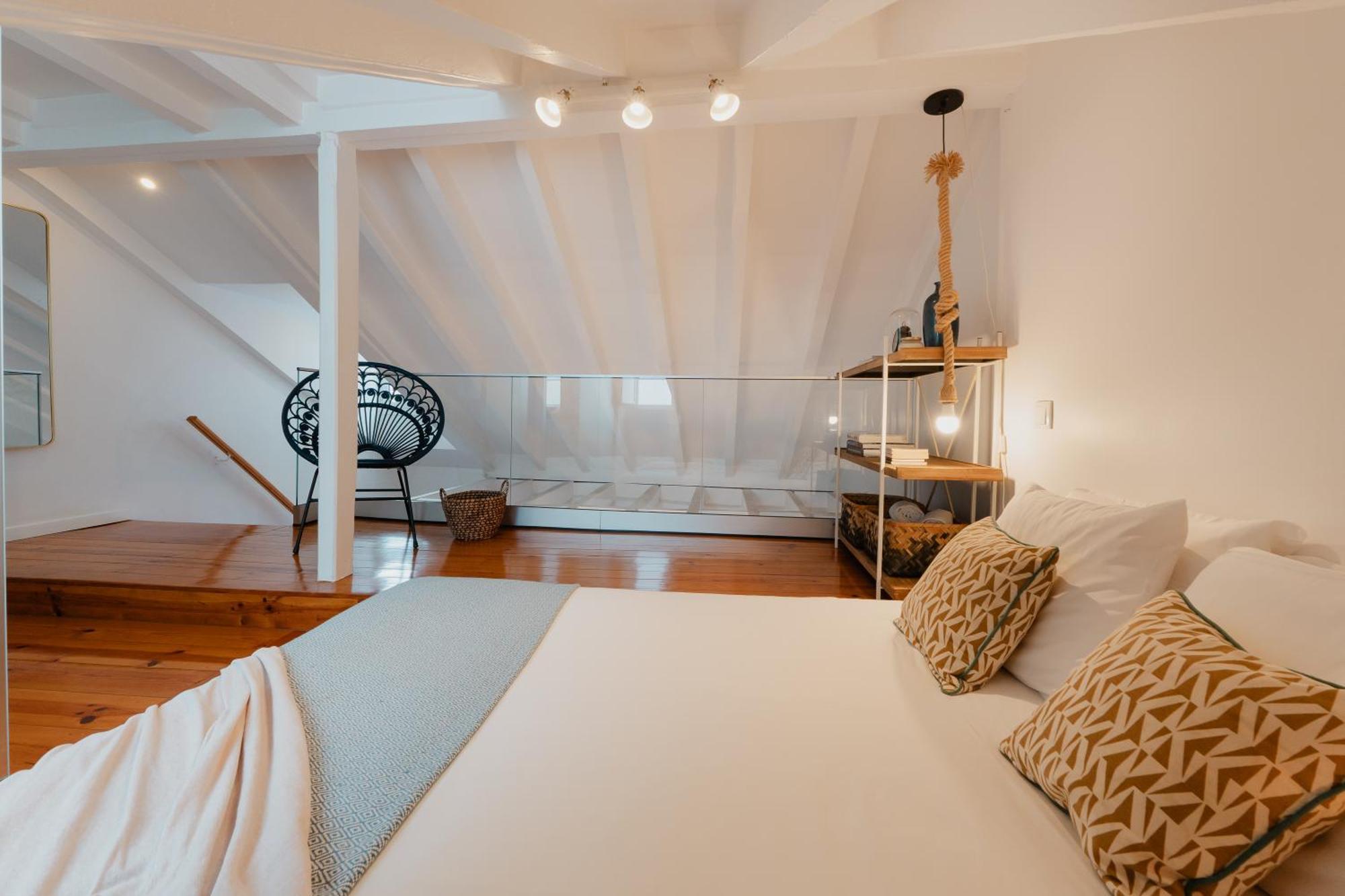 Stylish Getaway In A Mezzanine Flat By The Castle Apartamento Lisboa Exterior foto