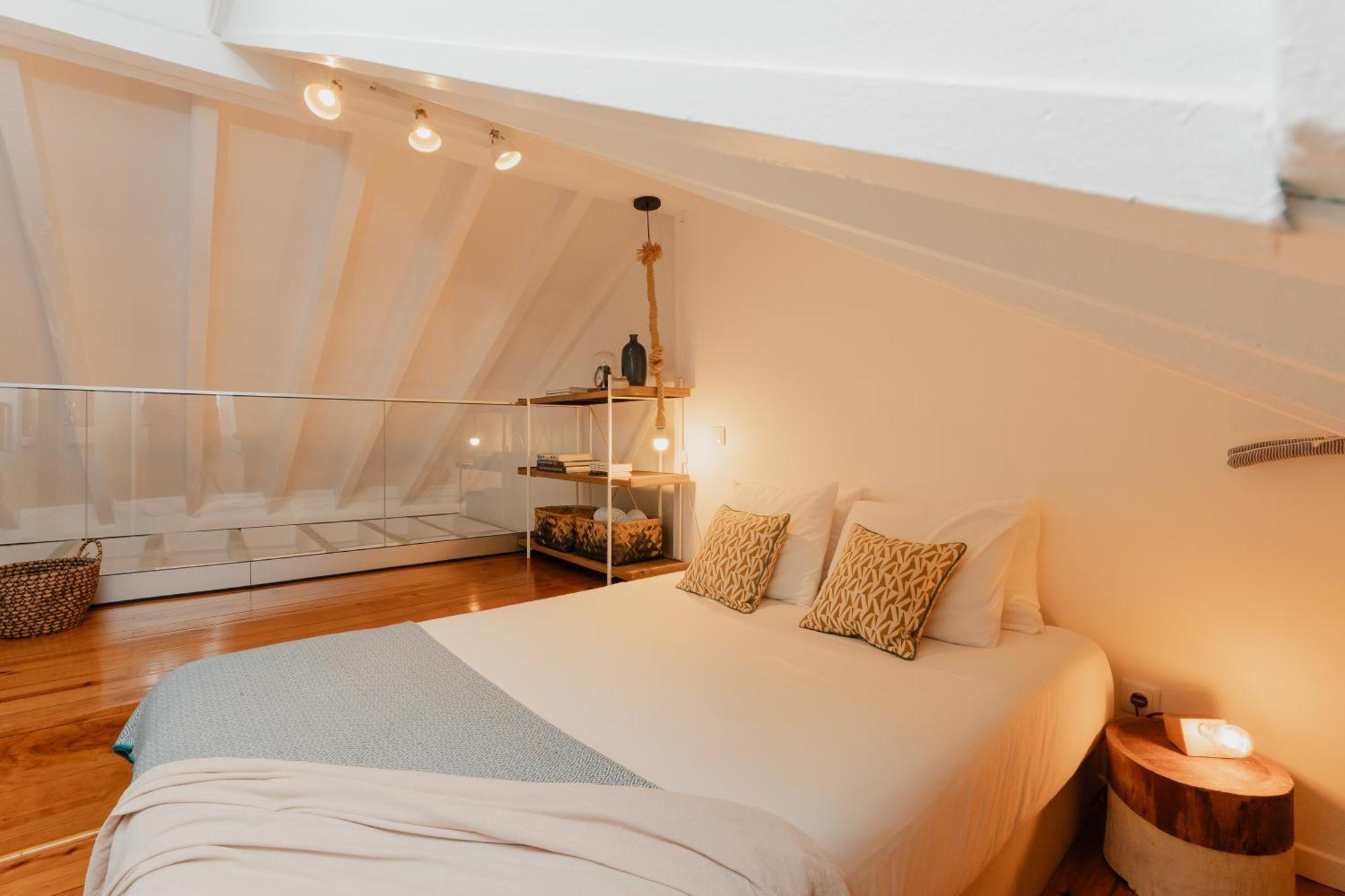 Stylish Getaway In A Mezzanine Flat By The Castle Apartamento Lisboa Exterior foto